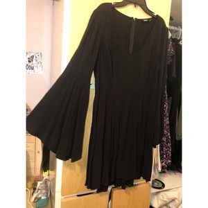 Black Express Belle-Sleeved Dress